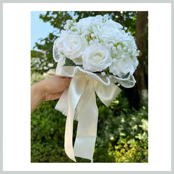Bouquet da Sposa – Rose Artificiali Bianche con Nastro in Raso 39965718w