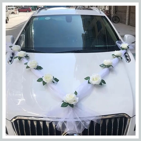 Decorazione Auto da Sposa con Rose Bianche e Nastro in Tulle ML358013